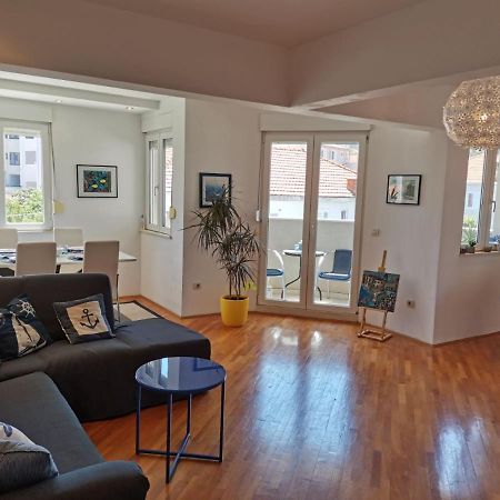 1 Apartmant & 1 Delux Room With Bathroom Dubrovnik Bagian luar foto