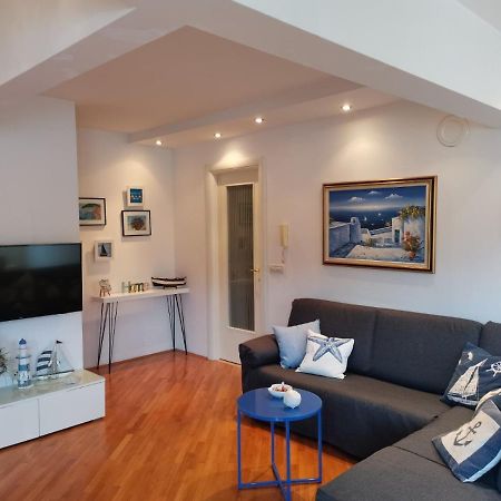 1 Apartmant & 1 Delux Room With Bathroom Dubrovnik Bagian luar foto