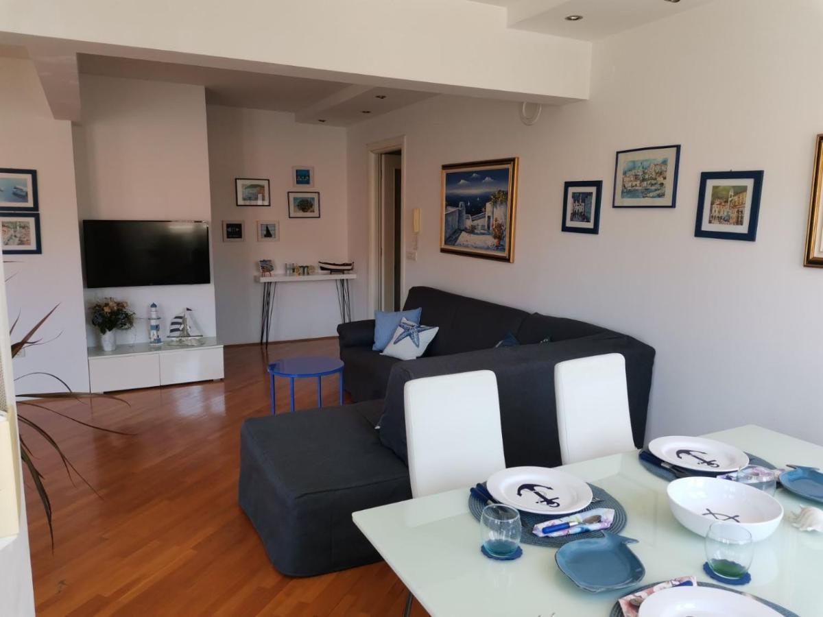 1 Apartmant & 1 Delux Room With Bathroom Dubrovnik Bagian luar foto
