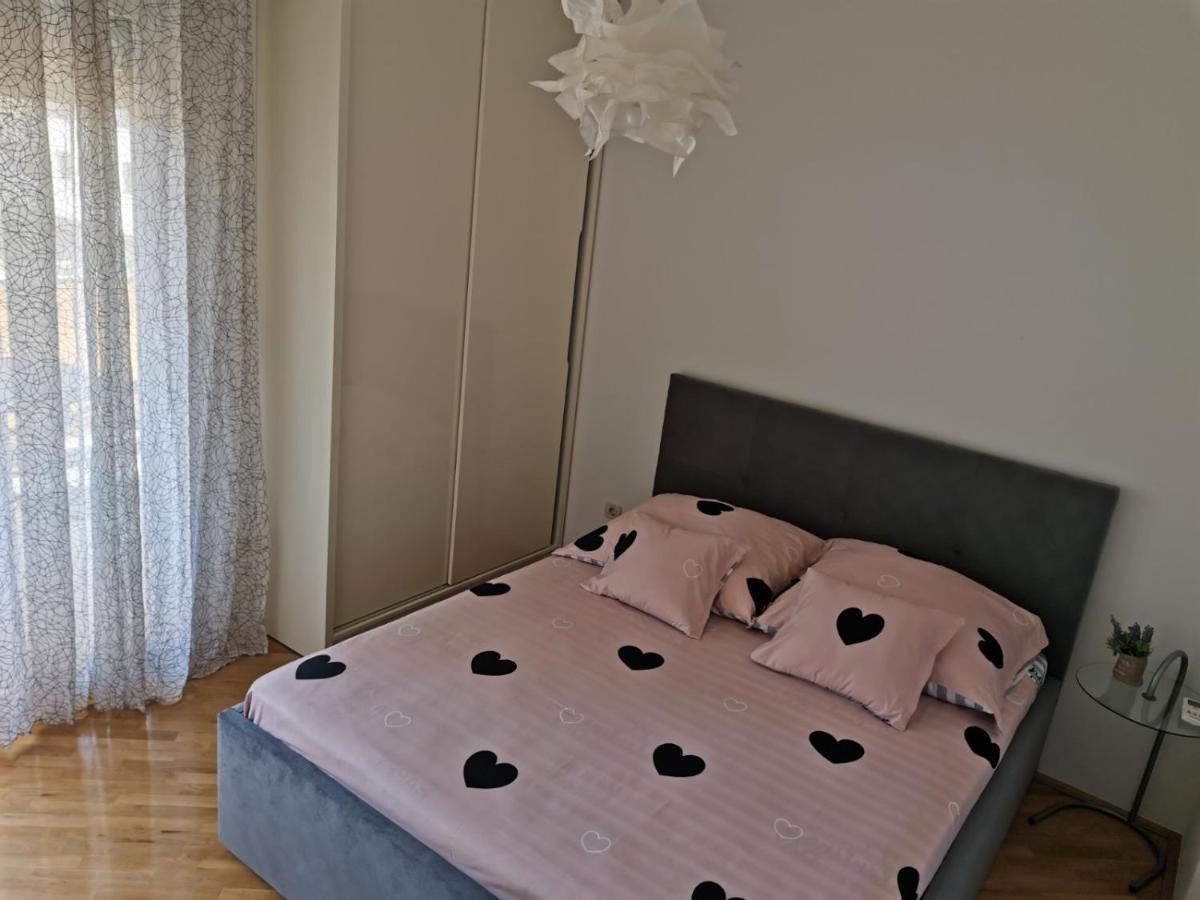 1 Apartmant & 1 Delux Room With Bathroom Dubrovnik Bagian luar foto