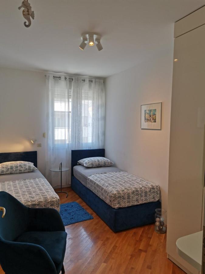 1 Apartmant & 1 Delux Room With Bathroom Dubrovnik Bagian luar foto