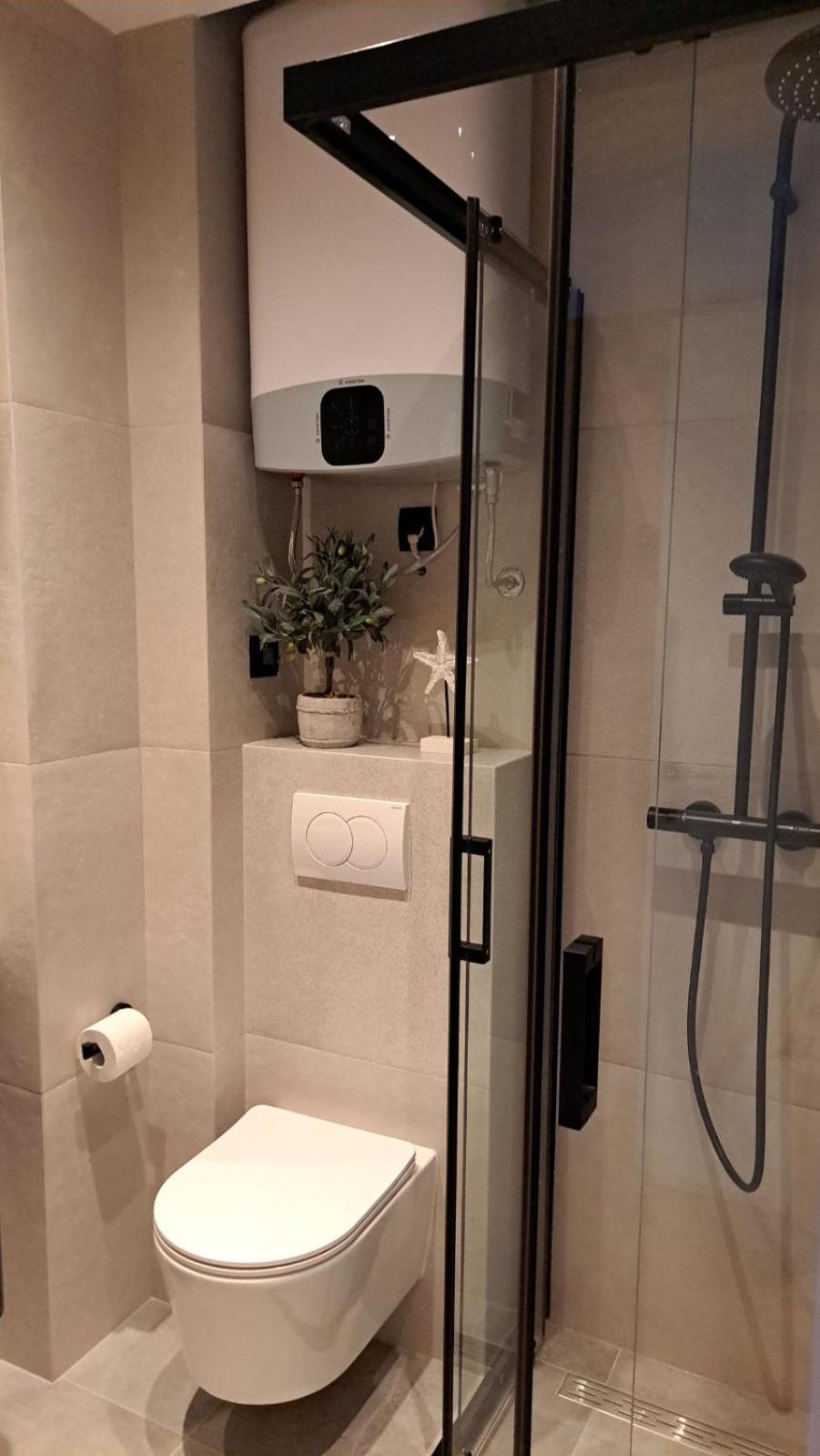 1 Apartmant & 1 Delux Room With Bathroom Dubrovnik Bagian luar foto