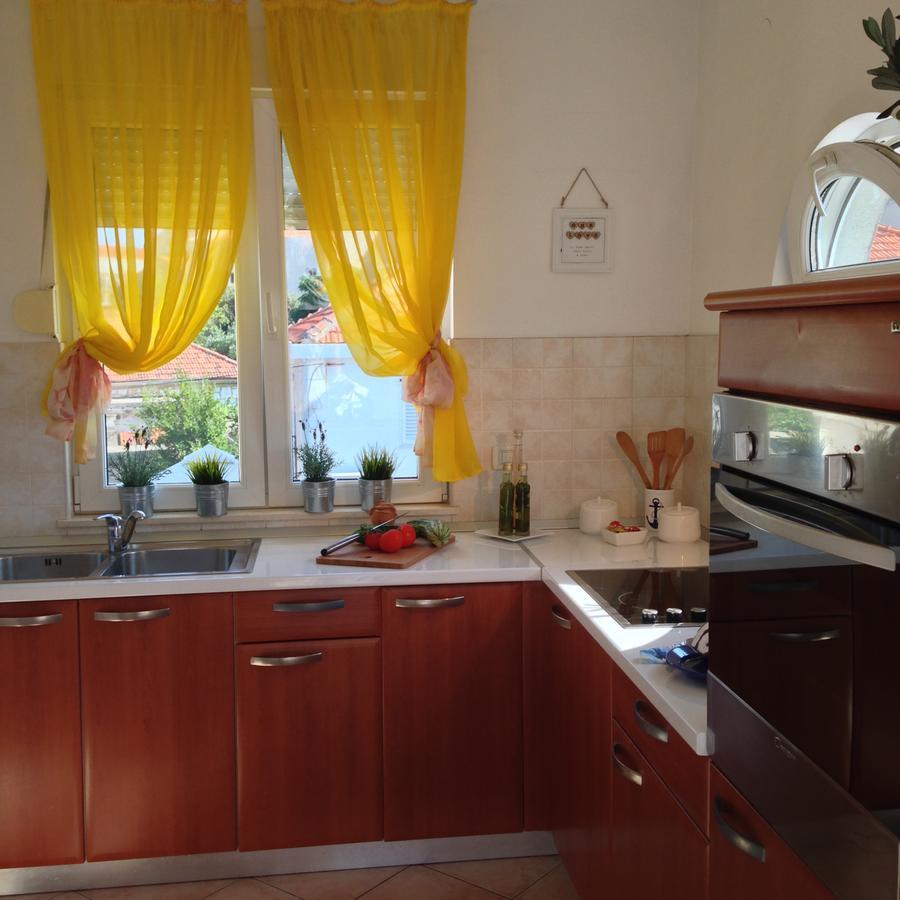 1 Apartmant & 1 Delux Room With Bathroom Dubrovnik Bagian luar foto