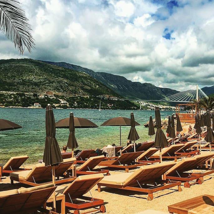 1 Apartmant & 1 Delux Room With Bathroom Dubrovnik Bagian luar foto