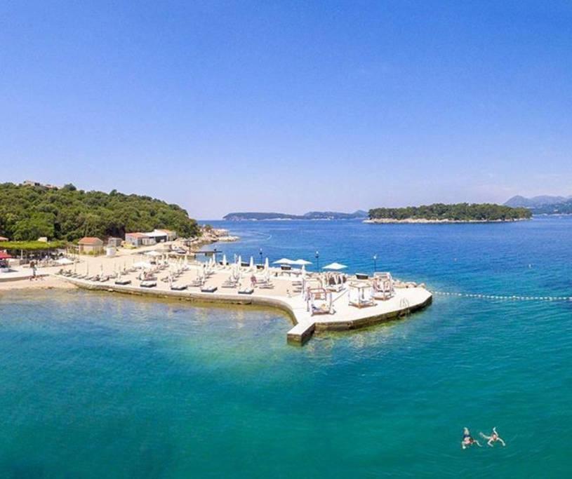1 Apartmant & 1 Delux Room With Bathroom Dubrovnik Bagian luar foto