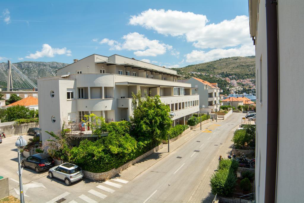 1 Apartmant & 1 Delux Room With Bathroom Dubrovnik Bagian luar foto